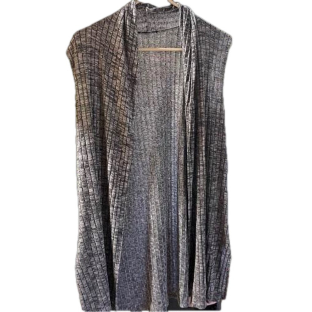 JM Fleurette white and gray long sweater vest size medium